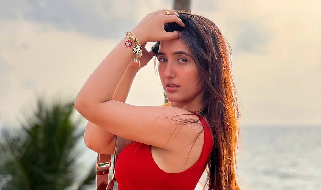 Ashnoor kaur image