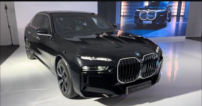 मुकेश अंबानी BMW 760li security मेंडल 