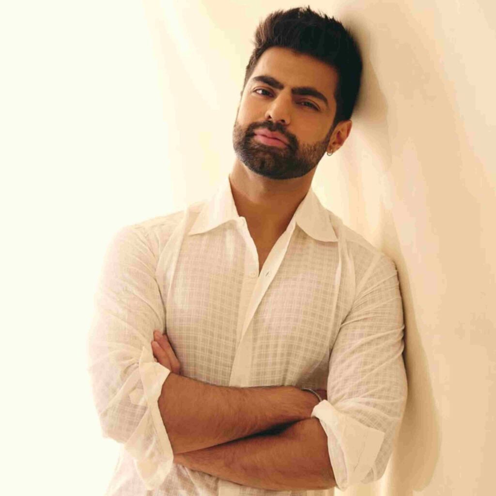Sunny sansakari ki Tulsi Kumari movie cast abhinav sharma 